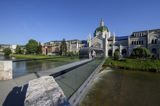 SARAJEVO CONCEPTUAL ART TOUR (galleries, art and arhitecture) - Veliki Park sculpture: Mensud Kečo’s Nermine, dođi and the weight of Srebrenica