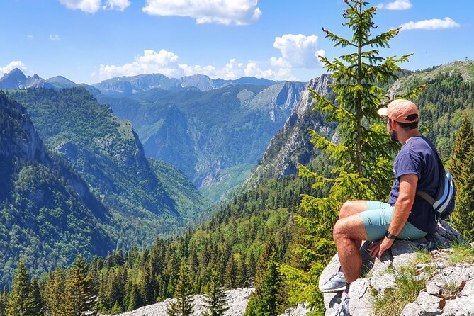 Sutjeska National Park Hike from Sarajevo - From Prijevor viewpoint to Trnovačko Lake: the heart-shaped payoff